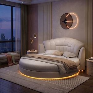 Letto Rotondo King Size con LED, Moderno e Lussuoso in Ecopelle, Comodo e Imbottito con Testiera Trapuntata a Bottoni - Product Image 1