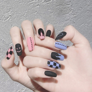 Ensemble de faux ongles à presser, tendance, style français, motif cœur mignon, en ABS, réutilisables, <span class=keywords><strong>pour</strong></span> femmes, idéal <span class=keywords><strong>pour</strong></span> le quotidien et le travail - Product Image 2