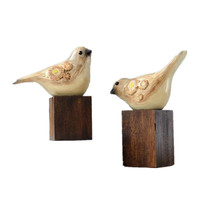 Figurines d'oiseaux colorées en résine de 2.9 pouces Statue d'oiseau de décoration de table artisanale avec finition dorée Set 6