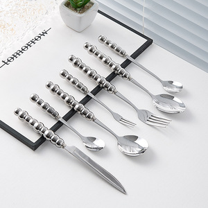 Juego de Cuchillos, Tenedores, Cucharas y Palillos de Acero Inoxidable con Mango de Perlas, Acabado Espejo, Estilo Nórdico Occidental, de Lujo Ligero - Product Image 4