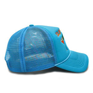 Großhandel Western Bull Design 5-Panel Mesh-Back Cap für Herren – OEM ODM, niedrige Mindestbestellmenge, individuelle 3D-Prägung und Stickerei, Trucker Cap - Product Image 2