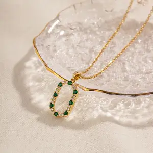 Geain kalung liontin bentuk O sambungan zirkon hijau putih 18K kalung lingkaran berongga berlapis emas baja tahan karat untuk wanita