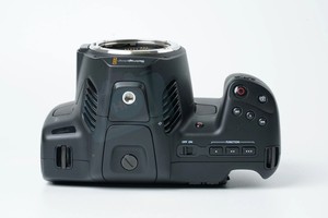 Caméra Cinéma de Poche Professionnelle HFT <span class=keywords><strong>Blackmagic</strong></span> Design 6K Pro CMOS Écran 4.0" >25MP Zoom 10x-20x Mémoire 128 Go Vente en Gros Japon - Product Image 5