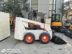 รถตักล้อยางแบบมีห้องโดยสารปิด พร้อมถังบรรจุ 0.35 ลูกบาศก์เมตร และอุปกรณ์เสริมต่างๆ - Product Image 6