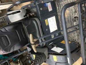 Pelle hydraulique sur chenilles d'occasion Hitachi ZX17 Mini pelleteuse d'occasion de 1 tonne de haute qualité en stock à vendre - Product Image 5