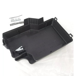 Cubierta de la caja de fusibles Mazda BBM5-66-761A para uso en automóviles Mazda 3 Axela - Product Image 1