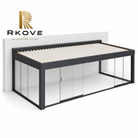 Pergola de luxe pour salle à manger sur le toit, avec revêtement en poudre et système d'enclos entièrement vitré, pour restaurants d'hôtel toutes saisons