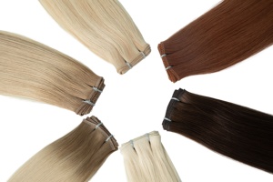 Extensioni con trama piatta a cuticola intera, 100% capelli umani vergini Remy, con texture liscia naturale e punte dense - Product Image 2
