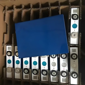 แบตเตอรี่ลิเธียมไอรอนฟอสเฟต 3.2V 100Ah พร้อมอายุการใช้งาน 5000 รอบ สำหรับระบบกักเก็บพลังงานแสงอาทิตย์ในบ้าน รถสามล้อ (แบบแท่งปริซึม) - Product Image 3