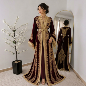 Hermoso Vestido Caftán de Boda Tradicional Bordado en Color Granate Oscuro, Largo hasta el Suelo, para Mujer, Corte Regular, Tela Crepé Banana, Estilo Étnico y Elegante - Product Image 1