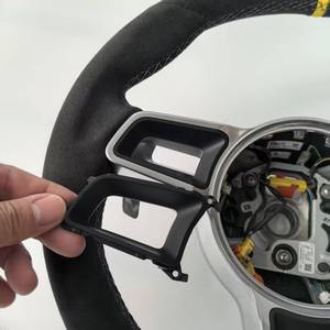 Un ensemble de housses décoratives noires pour volant de voiture, couvre-volant supérieur pour Cayenne Boxster Macan Carrera Boxster Cayman - Product Image 1