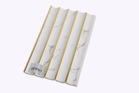 Panneau mural moderne de luxe en PS avec design géométrique à bandes dorées, revêtement mural imperméable pour salle de bain et hôtel