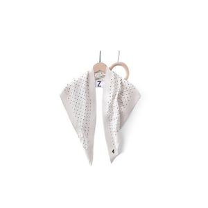 Sciarpa triangolare in seta marca Z 135x60 cm con motivo a pois, elegante accessorio di moda per donna - Product Image 1