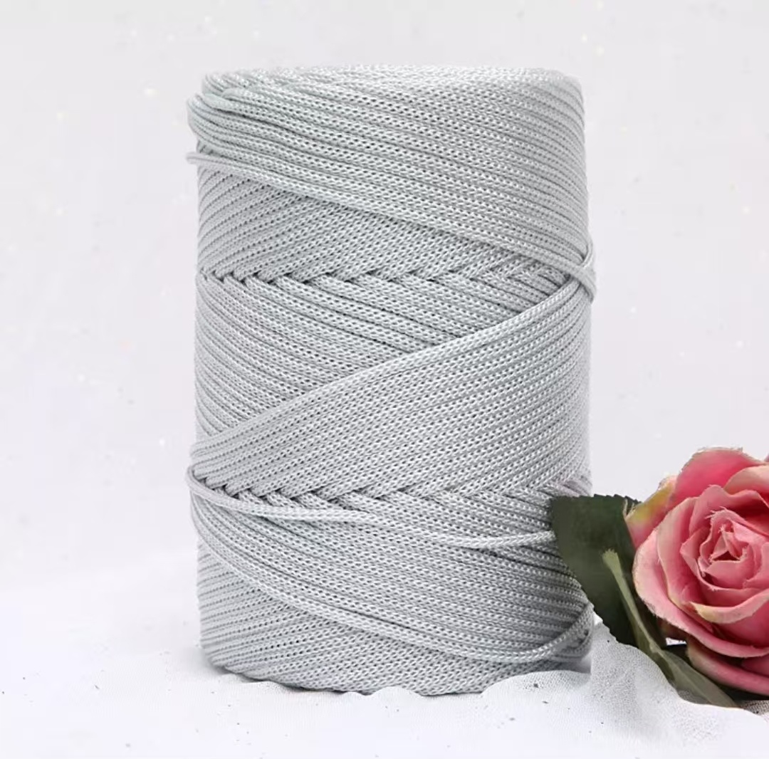 3 Gris pâle