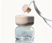 Vente en gros de diffuseurs d'air frais en verre carré de 12 ml, flacon de parfum vide transparent pour voiture avec bouchon en bois