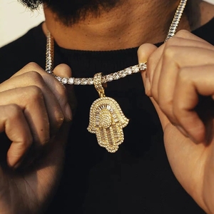 2023 hip hop cubic zircone micro pave iced out bling <span class=keywords><strong>fatima</strong></span> hamsa <span class=keywords><strong>collana</strong></span> <span class=keywords><strong>con</strong></span> ciondolo a <span class=keywords><strong>mano</strong></span> per uomo gioielli hip hop - Product Image 2