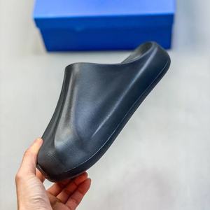 Zapatos de diseñador de marca famosa - Zapatos de plataforma negros de estilo relajado - Zapatos casuales de alta calidad - Product Image 3