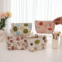 Tas Makeup Kanvas Motif Huruf Gaya Internasional Kapasitas Sedang, Organizer Genggam, Dompet Koin Resleting Bermotif, Tempat Pensil Pelajar