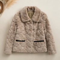 Manteau court en fausse fourrure de lapin pour femme, couleur kaki clair, avec motif losanges 3D en relief, coupe ample, pour l'hiver