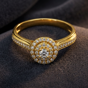 Anillo de Compromiso Gourik SDR013 de Latón Chapado en Oro con Moissanita Creada en Laboratorio, Engaste de Doble Hilera Pavé, Corte Brillante, Lujo - Product Image 2