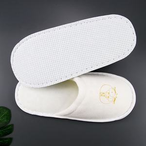 Pantoufles d'Hôtel Économiques Personnalisables à Bas Prix en Gros pour Enfants et Clients - Product Image 4