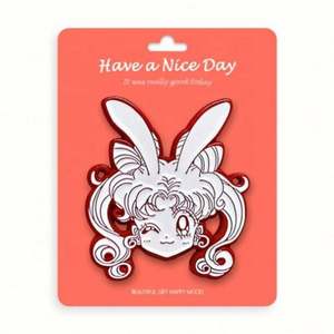 Insignias de letras con logotipo esmaltado, impresas en serigrafía, de aleación de aluminio, personalizadas por el fabricante, tipo pin para solapa de anime, para regalo, con base para pin de sombrero blando o rígido y tarjeta de soporte - Product Image 3