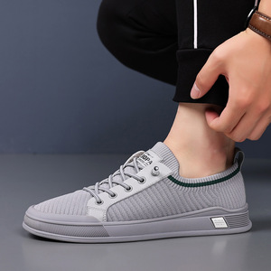 Chaussures de marche respirantes pour hommes en maille Fly Knit à bout rond, semelle extérieure en caoutchouc, faciles à enfiler pour l'été - Product Image 1