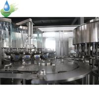 Ligne de production complète automatique 3 en 1 de remplissage de bouteilles d'eau liquide en PET machine d'embouteillage d'eau minérale pure en usine