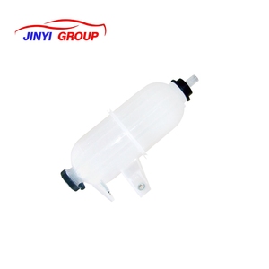 ถังน้ำมันเครื่องซักผ้ากระจกหน้ารถสำหรับโตโยต้าไฮลักซ์2004-2015 16470-0L010 164700L010 - Product Image 1