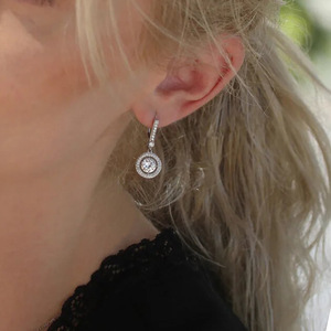 Orecchini Pendenti con Micro Pavé di Zirconi per Donne, Gioielli Minimalisti per Uso Quotidiano - Product Image 2