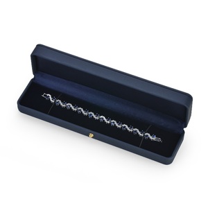 Phong Cách Mới Trung Thành Màu Xanh PU Da Hộp Đồ Trang Sức Nhà Máy Bán Buôn Vòng Vòng Cổ Bangle Đồng Hồ Cưới Valentine Của Ngày Quà Tặng Bao Bì - Product Image 4