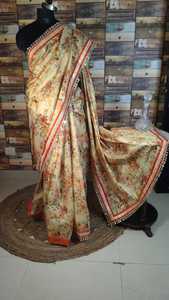 Chất liệu lụa <span class=keywords><strong>Saree</strong></span> in hoa trắng thanh lịch độc quyền cao cấp với viền đỏ và bạc - Product Image 2