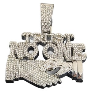 Collier pendentif poignée de main style hip hop pour hommes avec <span class=keywords><strong>TRUST</strong></span> NO ONE Lettres en alliage de zinc Chaîne à maillons et accessoires de chaîne cubaine - Product Image 5