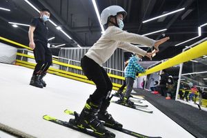 Simulador de Esquí Inteligente para Interiores, Equipo de Entrenamiento de Pista de Esquí Sintética para Centros de Entretenimiento Deportivo Modernos - Product Image 3