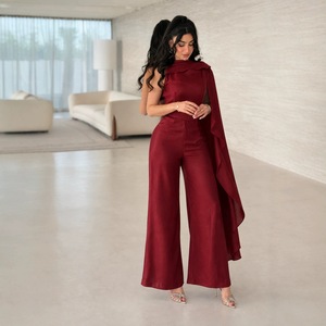 En gros pour les distributeurs de boutiques : <span class=keywords><strong>Combinaison</strong></span> élégante pour <span class=keywords><strong>femme</strong></span>, style long, à col cape, à ourlet volanté, <span class=keywords><strong>pantalon</strong></span> large, traitement anti-plis, été - Product Image 1