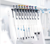 Nouvelle conception de pipette de laboratoire portable légère certifiée CE entièrement autoclavable micro pipette à volume réglable monocanal OEM