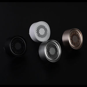 Diffuseur de parfum pour voiture en alliage d'aluminium doré, fabrication artisanale de petite série, luxe moderne, sans électricité requise - Product Image 2