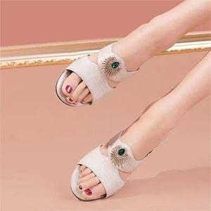 Nuevos Zapatos de Tacón Bajo con Diseño Calado para Mujer, Moda de Verano - Product Image 4