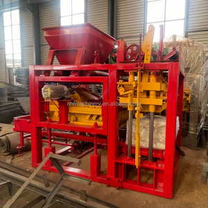 Gagnez de l'argent à domicile : Idées d'affaires à petit investissement et gros profit – Machine automatique de fabrication de blocs de pavés creux QT4-25 à longue durée de vie - Product Image 1
