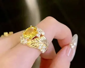 Perle Soyeuse Romarin Soirée Feuilles Jaunes Bague Vint-Plaque Or 18K Arcuate Dessin Zircone Bague