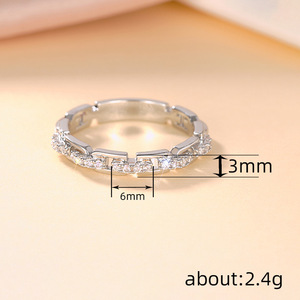 Anello Impilabile con Design a Cerchio, Stile Minimalista per Donne - Product Image 5