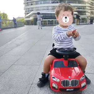 Toptan küçük çocuk arabası bebek-4 tekerlekli bebek bisikleti araba çocuklar araba müzik ve ışık ile ucuz bebek salıncak salıncak büküm araba