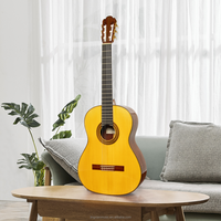 Guitare classique artisanale de style Hauser, table en épicéa massif, dos et éclisses en palissandre de Madagascar, finition française, guitare de concert