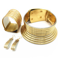 Parure de bijoux style africain : collier, boucles d'oreilles et bracelet plaqués or – Tendance et abordable