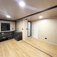 Maisons conteneurs préfabriquées certifiées et extensibles - Construction mobile en panneaux sandwich d'acier pour salon, bureau à domicile