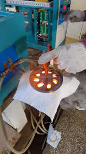 תנור אינדוקציה בתדר גבוה של RUNGOAL לתנור תעשייתי להיתוך מתכת, הספק 35-200 קילוואט, מתח 380 וולט, בטיחות גבוהה - Product Image 5