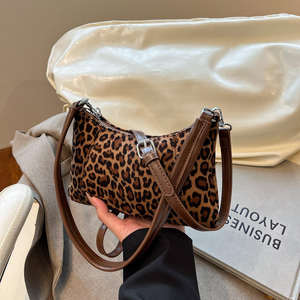 Bolso bandolera de mujer 2025, nuevo, con textura mate, estilo dumpling, para llevar bajo el brazo, sencillo y casual. - Product Image 1