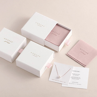 Boîte d'emballage de bijoux en kraft écologique de luxe de haute qualité avec logo personnalisé, gaufrage pour bagues, boucles d'oreilles, bracelets