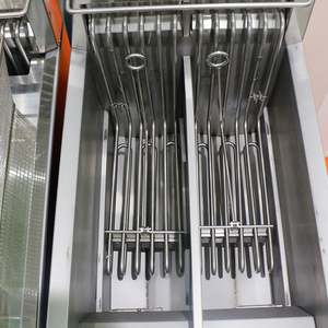 Friteuse électrique commerciale en acier inoxydable avec système de filtration d'huile à réservoir unique, capacité d'huile de 17-20L, 2 paniers - Product Image 2