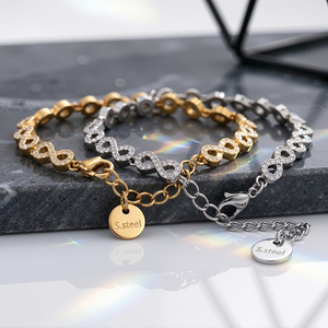Bracciale Infinity Personalizzato in Acciaio Inox con Cristalli, Gioiello per Coppie, Impermeabile, Antiossidante, con Incisione Personalizzata, Regalo per Donne - Product Image 3